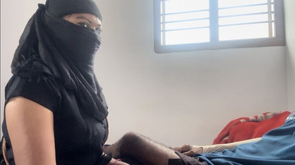 التاميل فتاة مسلمة مارس الجنس عميلها واللسان