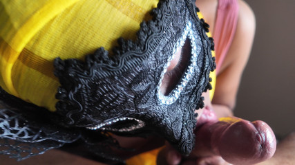 فتاة الحجاب الهندية المسلمة لا تريد التوقف عن اللسان في الصباح الباكر