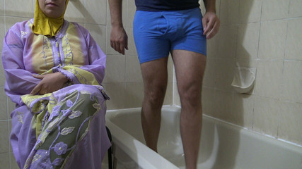 ألعاب التبول زوجة الأب العربية