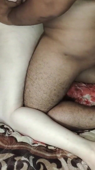 عاهرة مغربية مع خليجية - سكس عربي