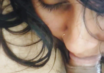 فتاة هندوسية تحب الديك المسلم لتمتصه