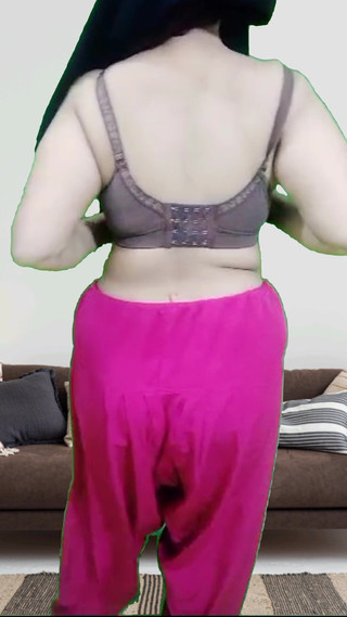 لبنان فتاة الحجاب منتديات مثير تظهر كبير الثدي