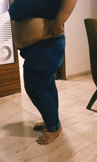 الهندي BBW صديقة شريطية قبل الذهاب إلى الحمام