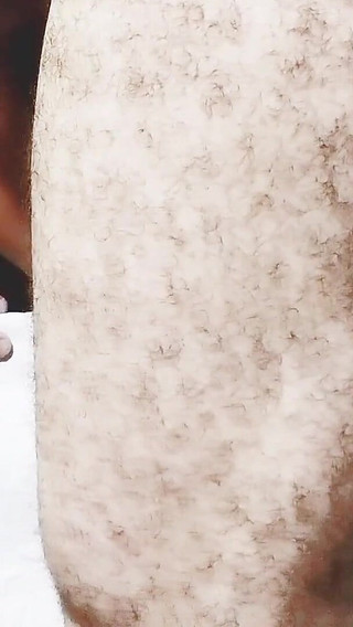 جلب الديوث صديق ليمارس الجنس مع زوجته