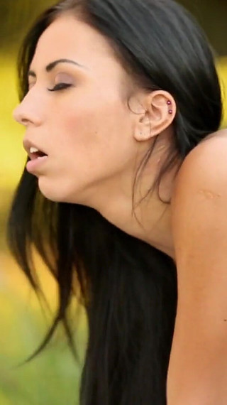 مشاهد جنسية عالية الجودة - جريئة! - الحب الصيفي الأول الناعم الجزء رقم 1