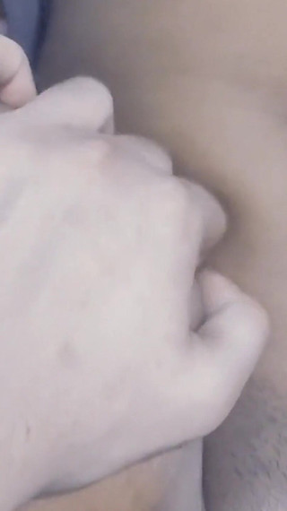 منتديات لطيف المفاجئة مارس الجنس والضغط على لها كبير الثدي