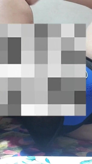 فتاة مراهقة جميلة صهرها